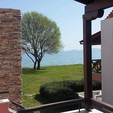 Beachfront Stylish Maisonette In Ierissós Exteriér fotografie
