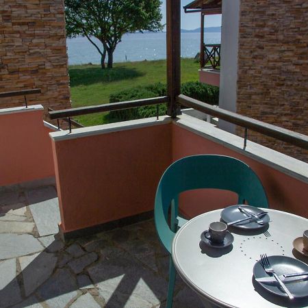 Beachfront Stylish Maisonette In Ierissós Exteriér fotografie
