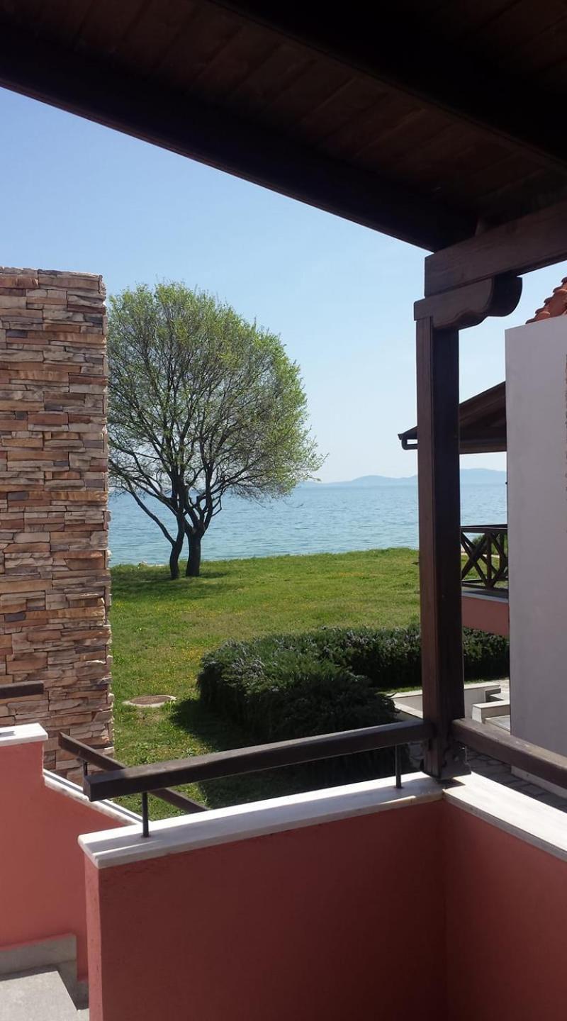 Beachfront Stylish Maisonette In Ierissós Exteriér fotografie