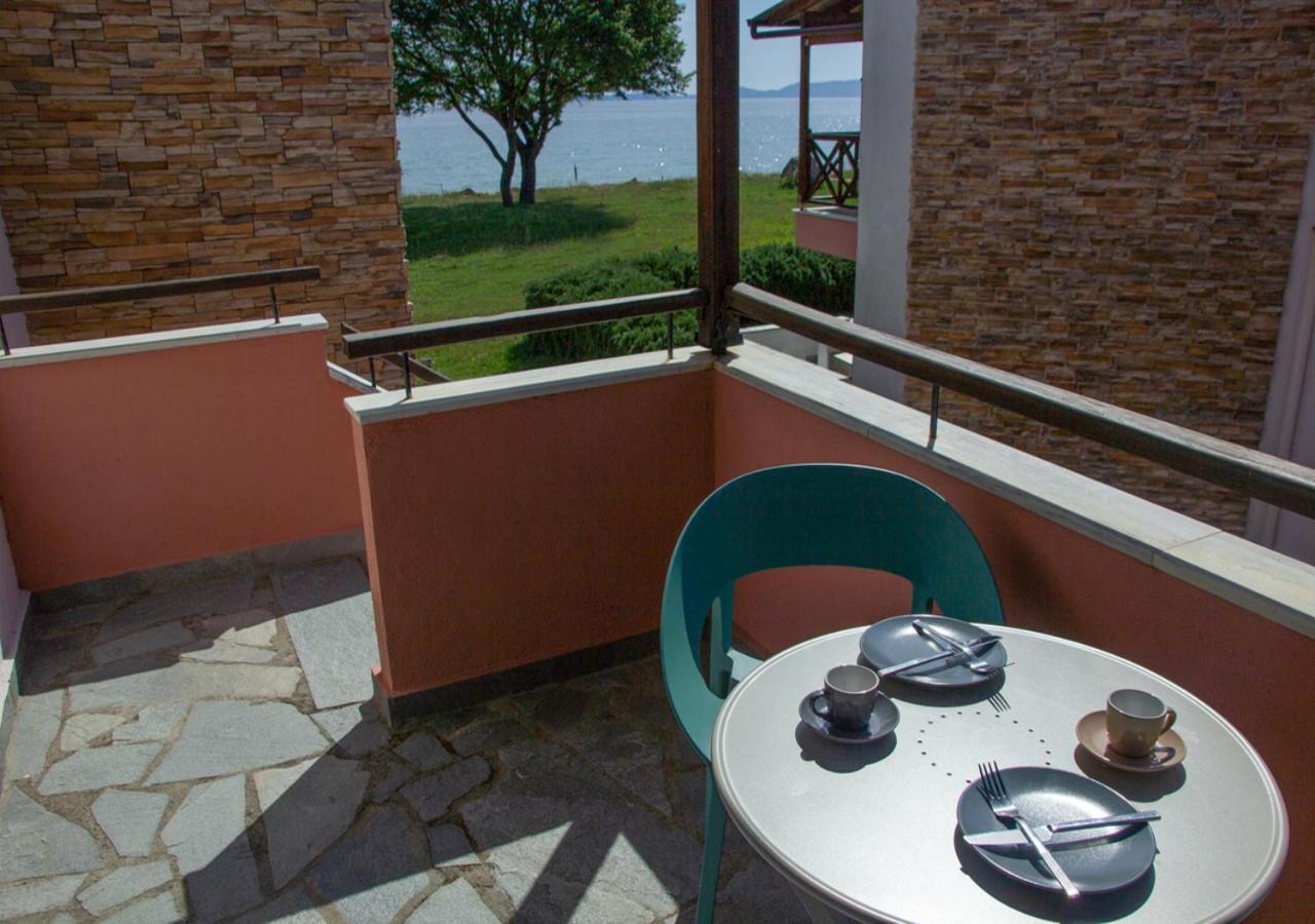Beachfront Stylish Maisonette In Ierissós Exteriér fotografie
