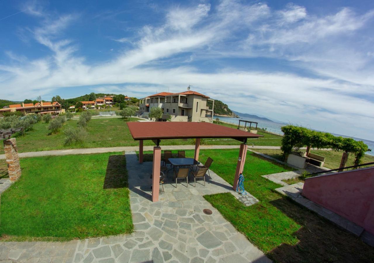 Beachfront Stylish Maisonette In Ierissós Exteriér fotografie
