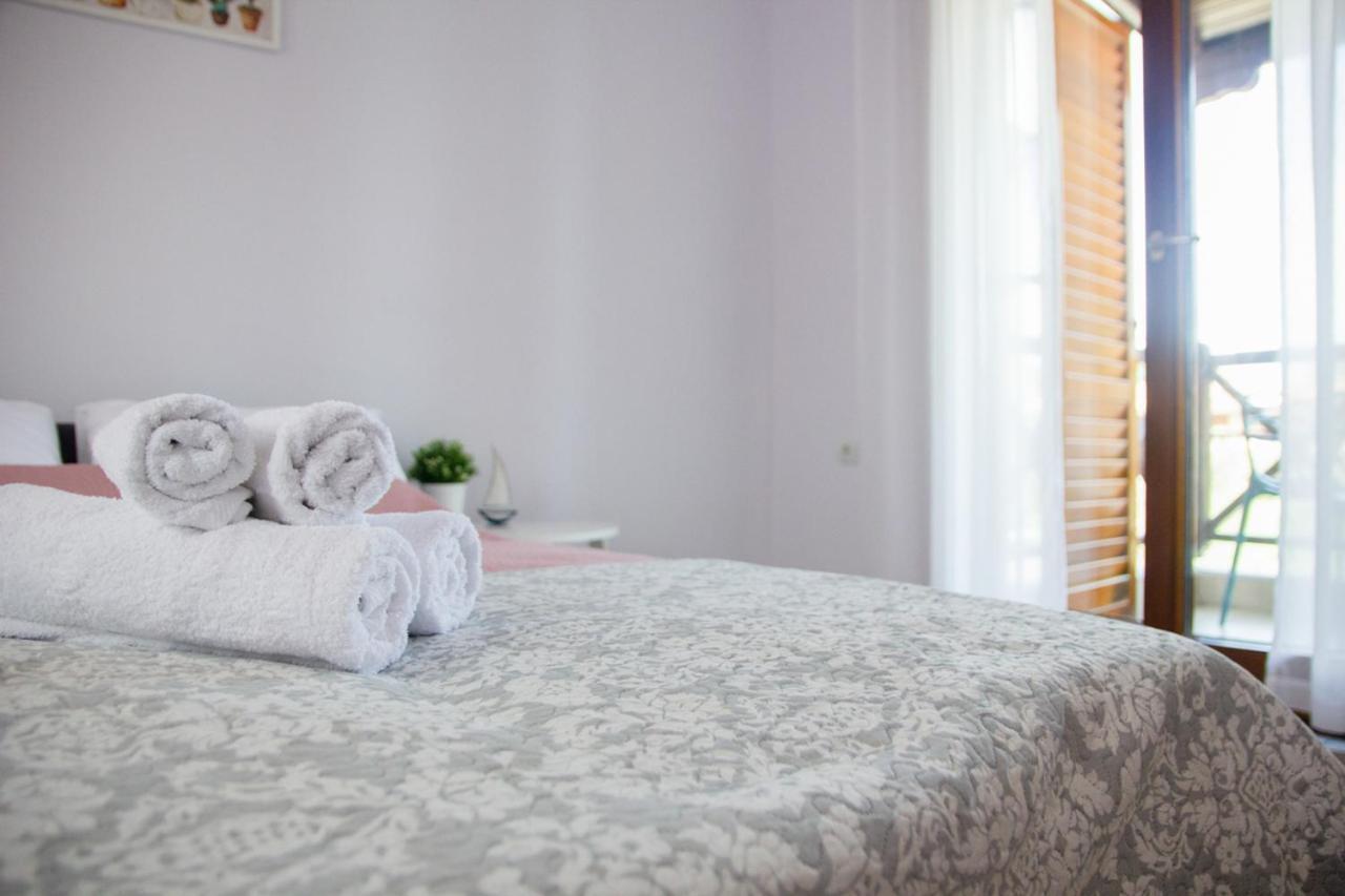 Beachfront Stylish Maisonette In Ierissós Exteriér fotografie